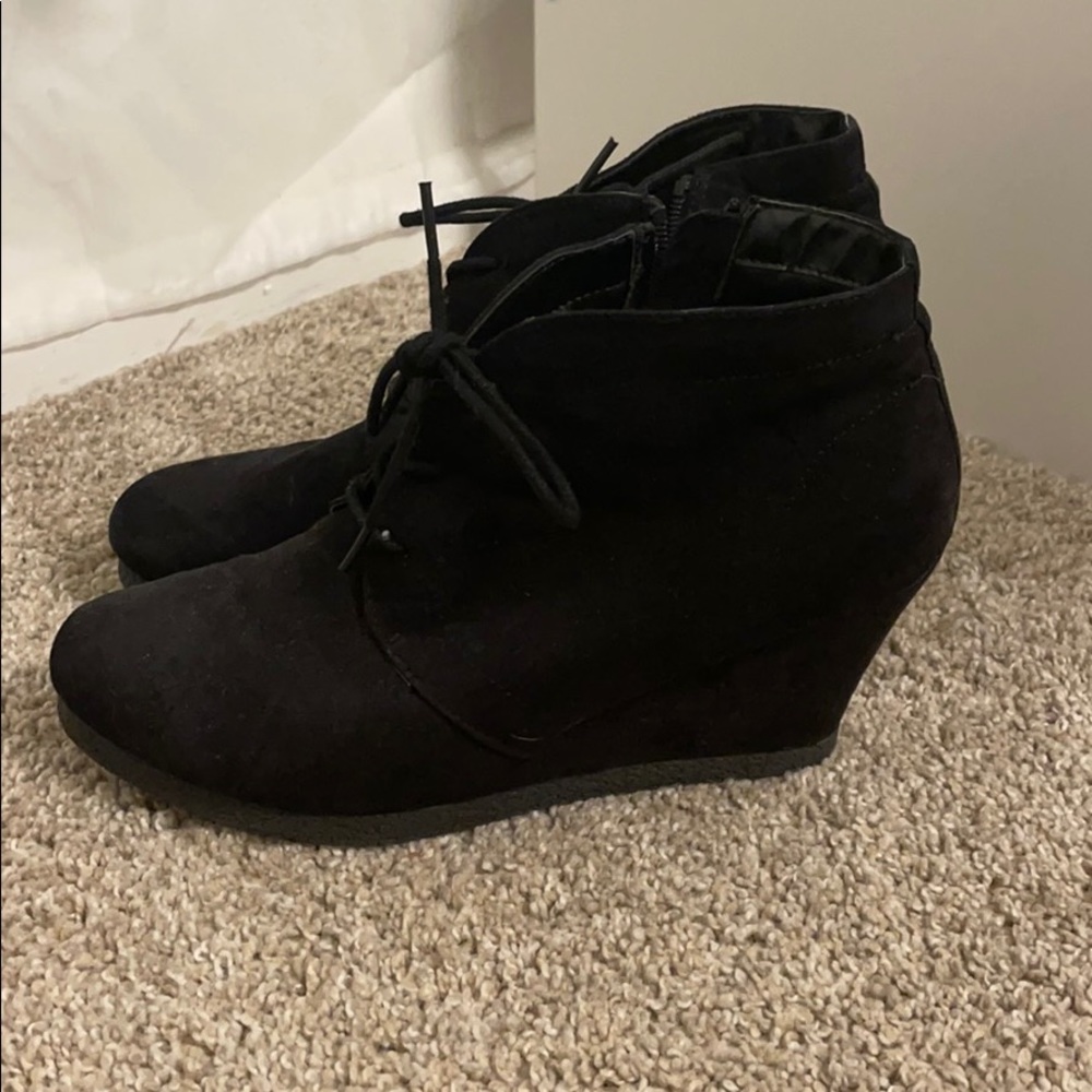 Wedge lace up shoes